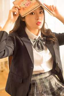 三块广告牌